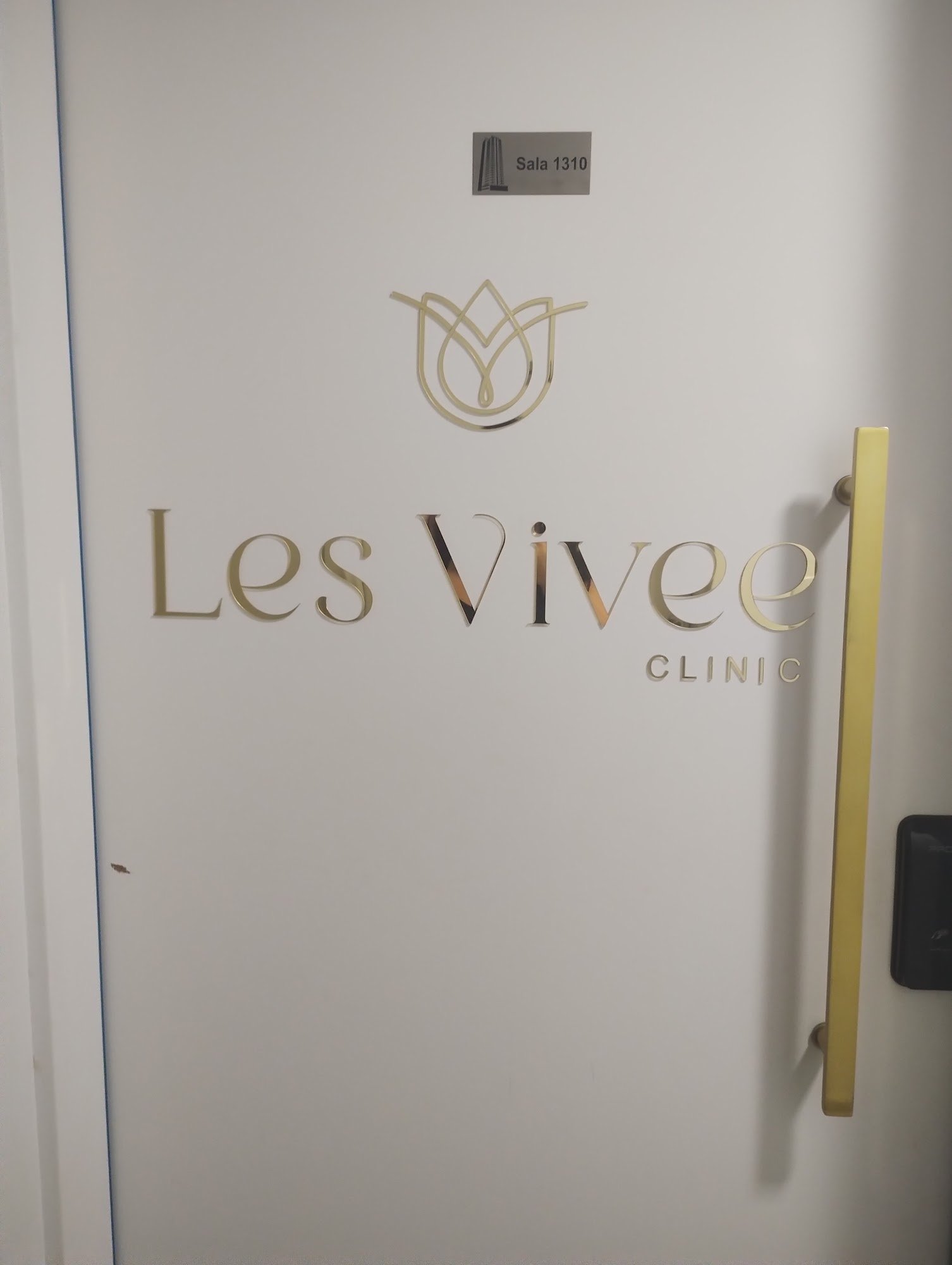 Entrada da Les Vivee Clinic